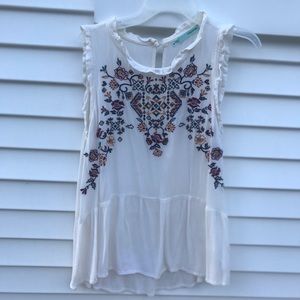 (3 for $10) White flowy floral top